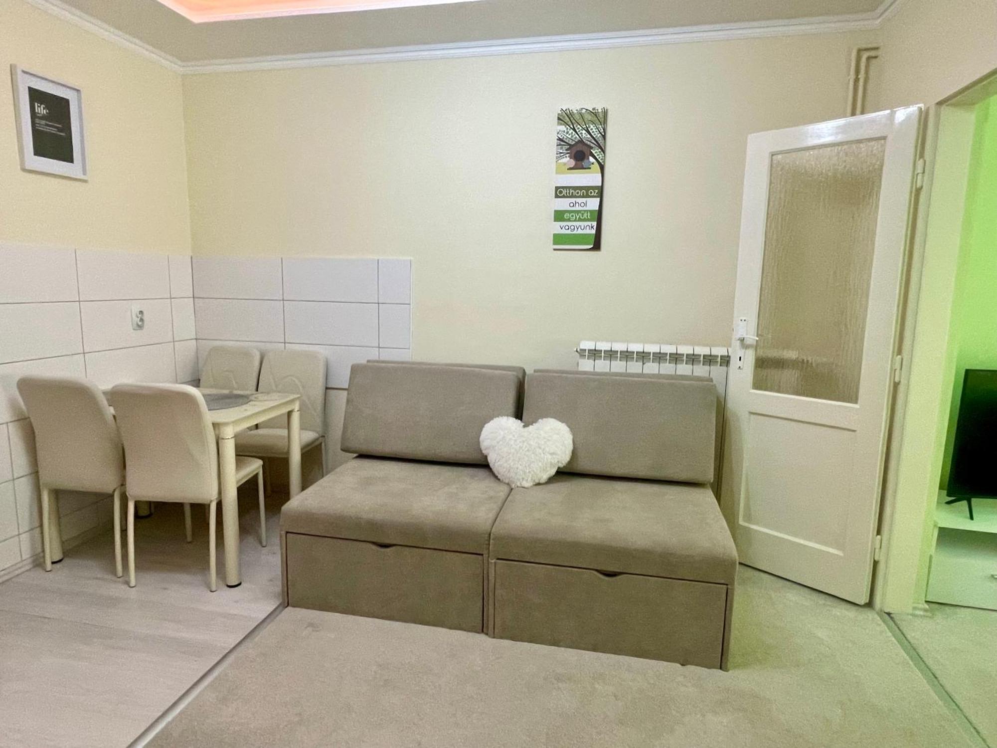 Belien Apartman Makó Esterno foto